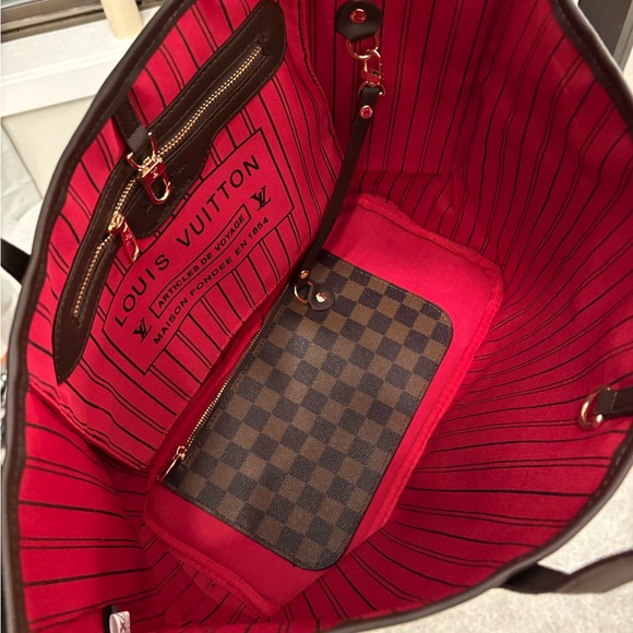 Louis Vuitton never full - Picture 2 of 3